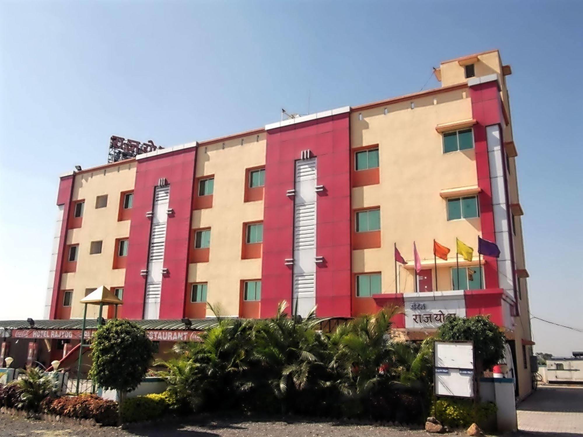 Hotel Rajyog Ranjangaon Ganpati Luaran gambar